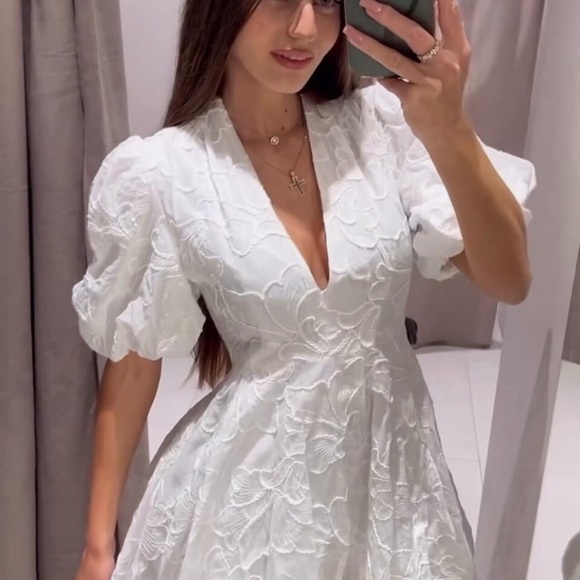 ZARA EMBROIDERED VOLUMINOUS DRESS ZW COLLECTION Oyster-white | XS - Picture 3 of 16